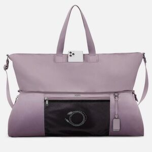 NEW Tumi Voyageur Kauai Yoga Sling Expandable Tote Bag Lilac Ombré